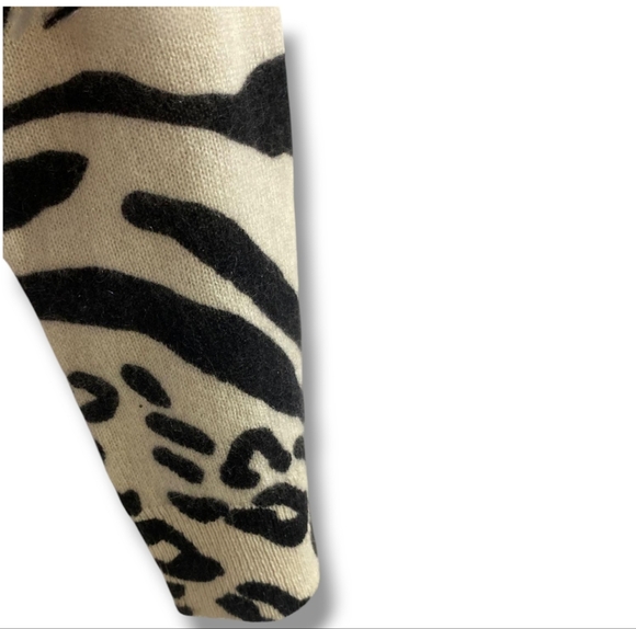 100% Cashmere Charter Club Luxury Zebra Cheetah Animal Print Crewneck Sweater - Picture 6 of 6